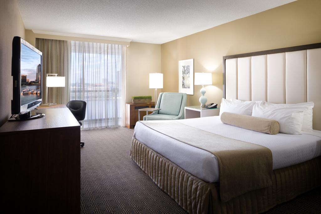 DoubleTree by Hilton Jacksonville Riverfront