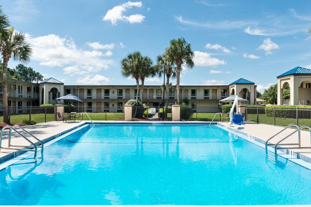 Travelodge Inn and Suites Jacksonville Airport