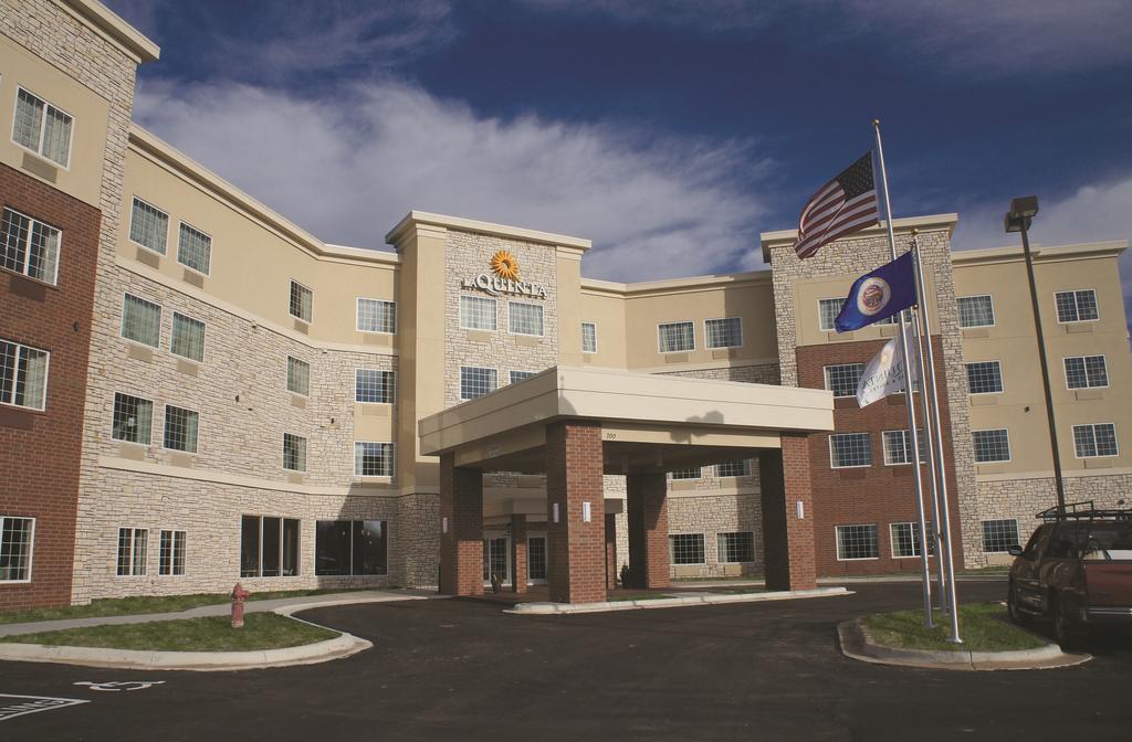 La Quinta Inn and Suites St Paul-Woodbury