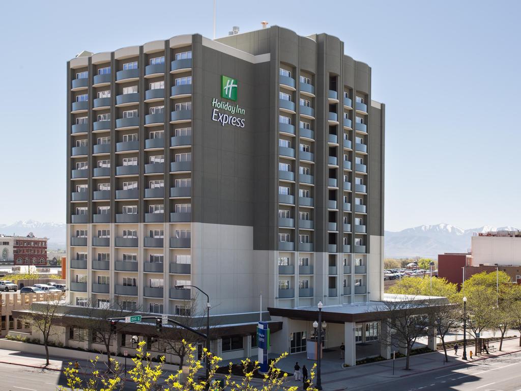 Holiday Inn Express and Suites West Plains Southwest