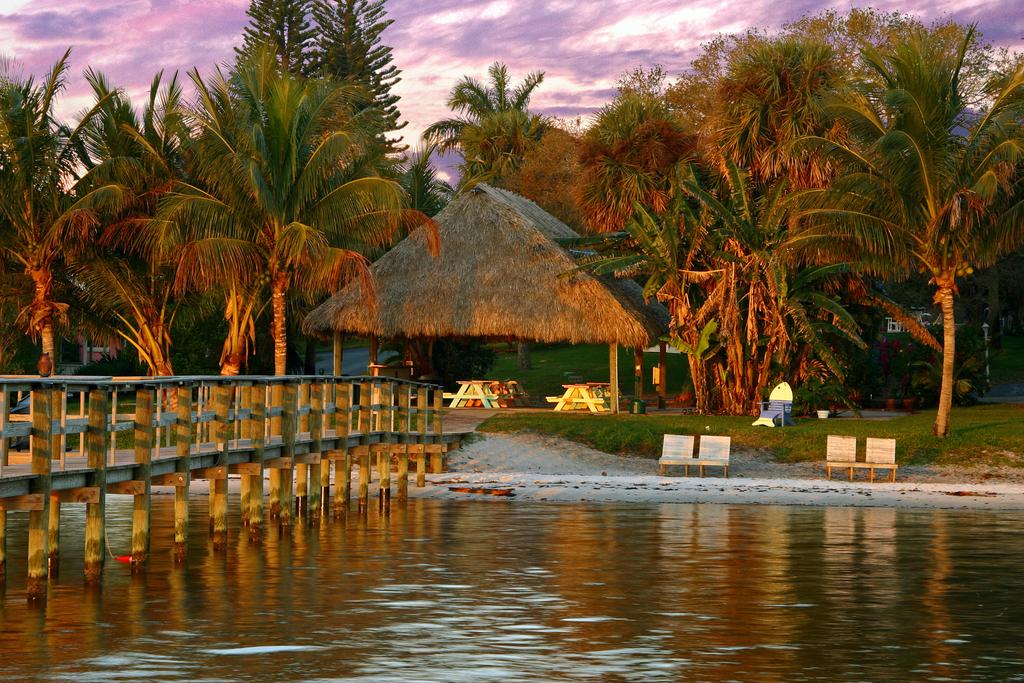 River Palm Cottages and Fish Camp