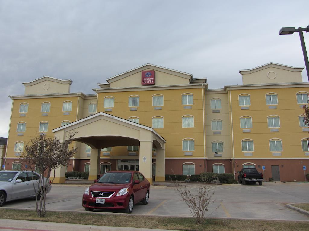 Comfort Suites University