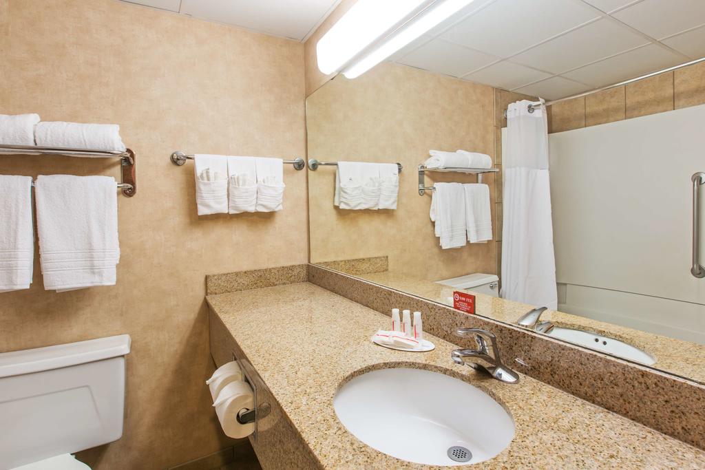 Ramada Sioux Falls Airport Hotel and Suites