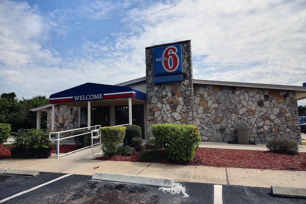 Motel 6 Palm Bay