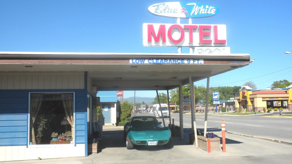 Blue and White Motel