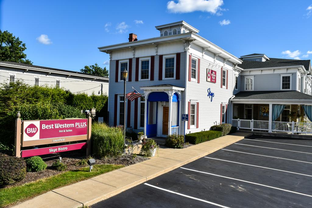 Best Western Plus Lawnfield Inn and Suites