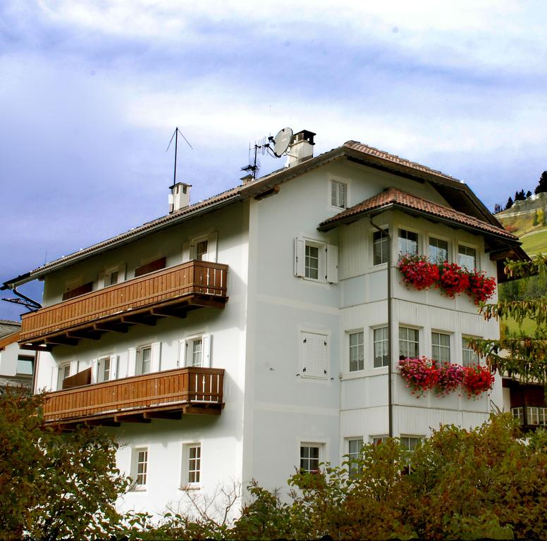 Apartments Garni Villa Genziana