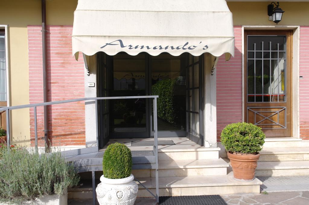 Hotel Armando s