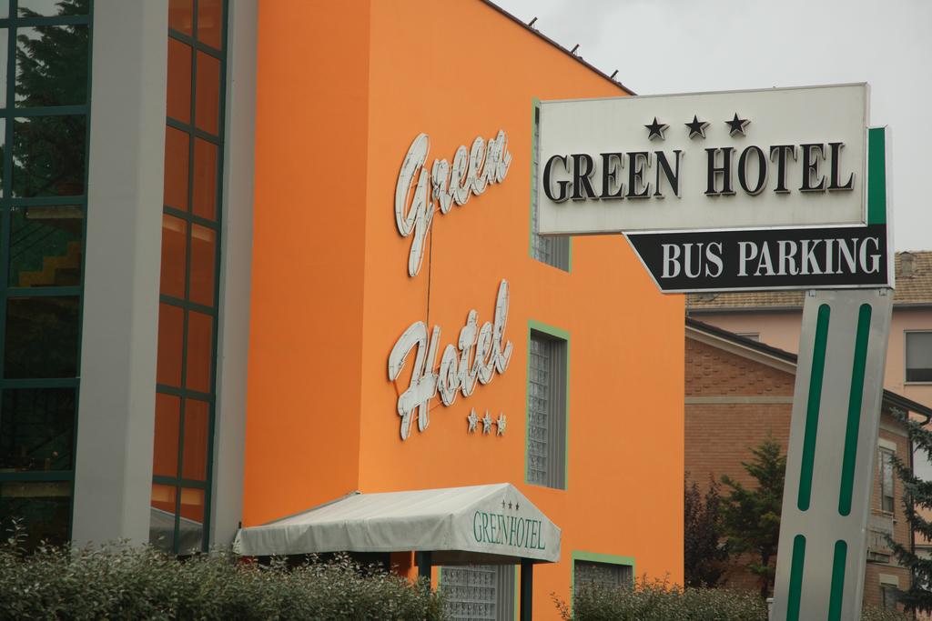 Green Hotel