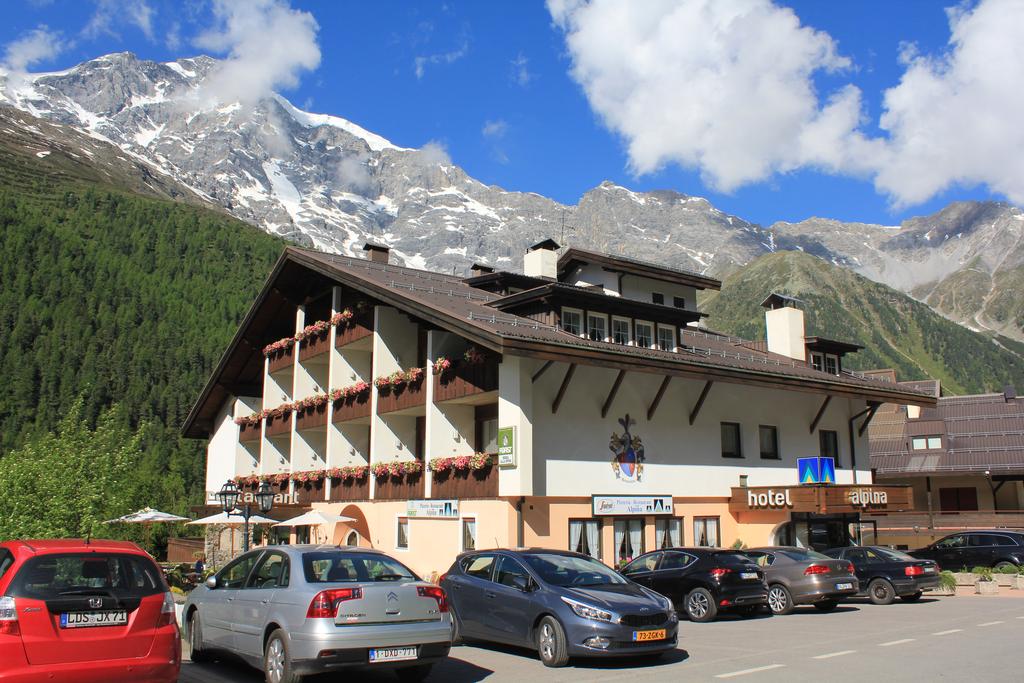 Hotel Alpina