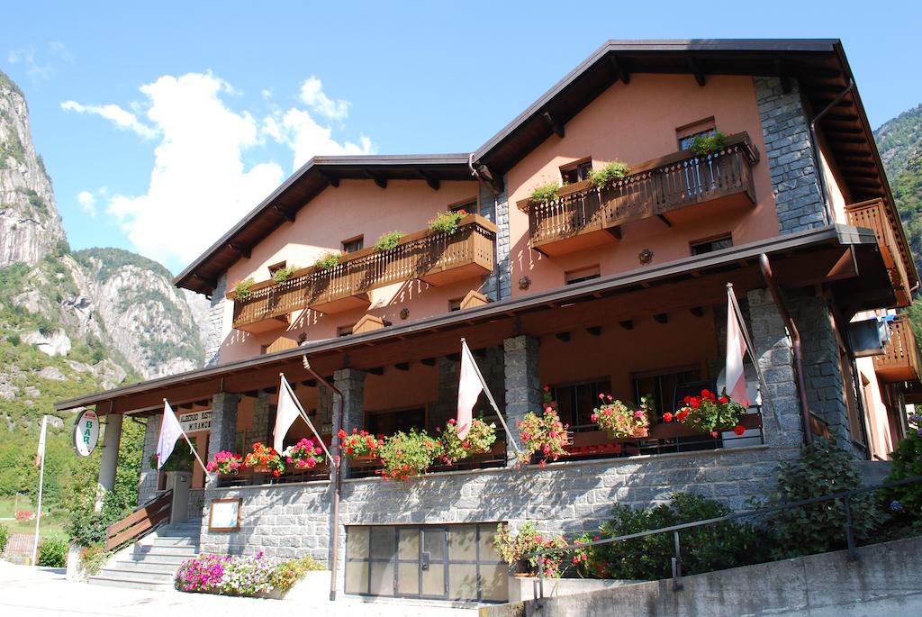 Hotel Ristorante Miramonti