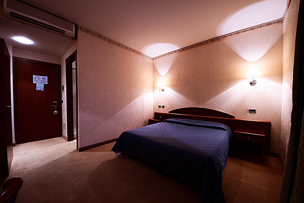 Roma Domus Hotel