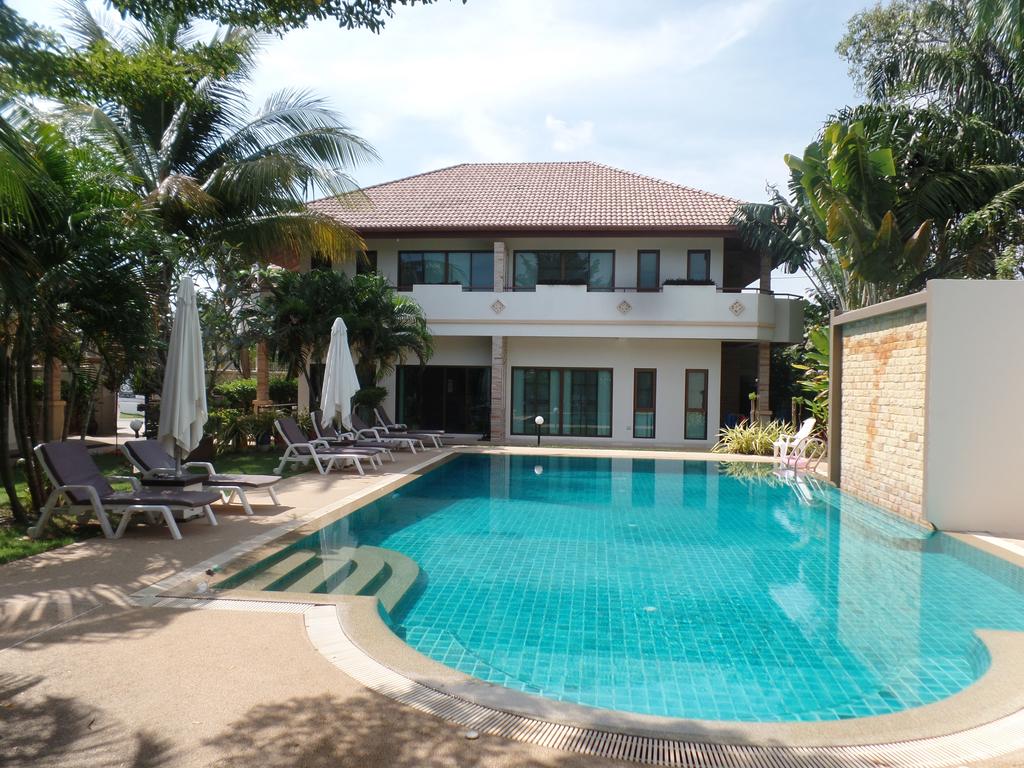 Babylon Pool Villas