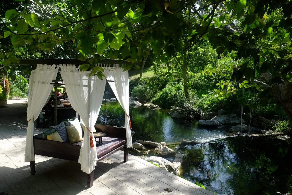 Ndol Streamside Thai Villas