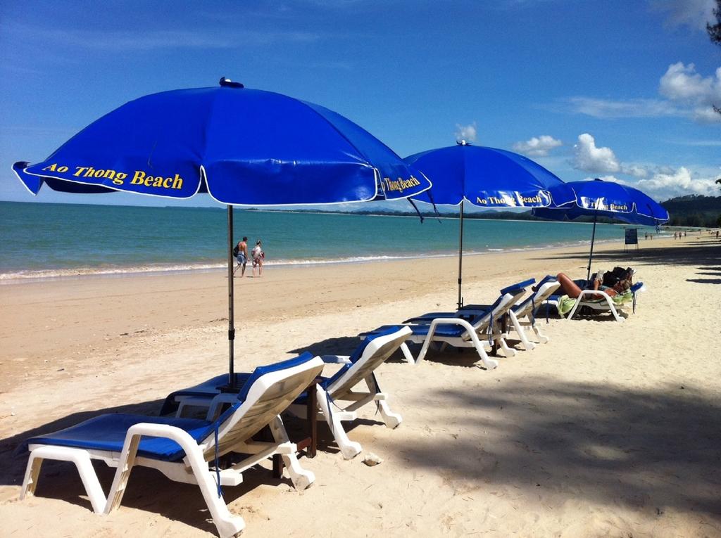 Ao Thong Beach Bungalows