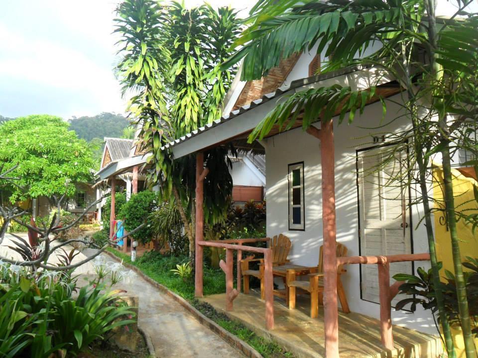 Khaolak Banana Bungalow