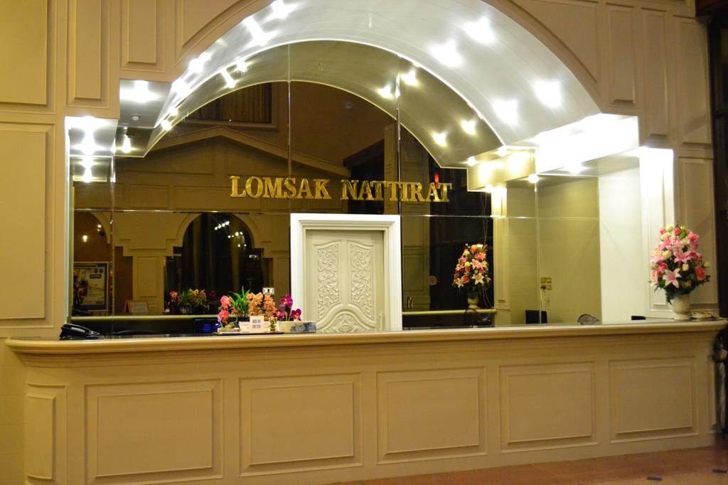 Lomsak Nattirat Grand Hotel