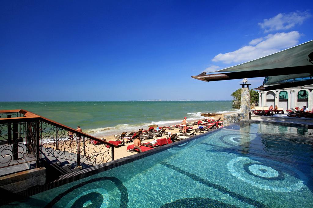 Novotel Pattaya Modus Beachfront Resort