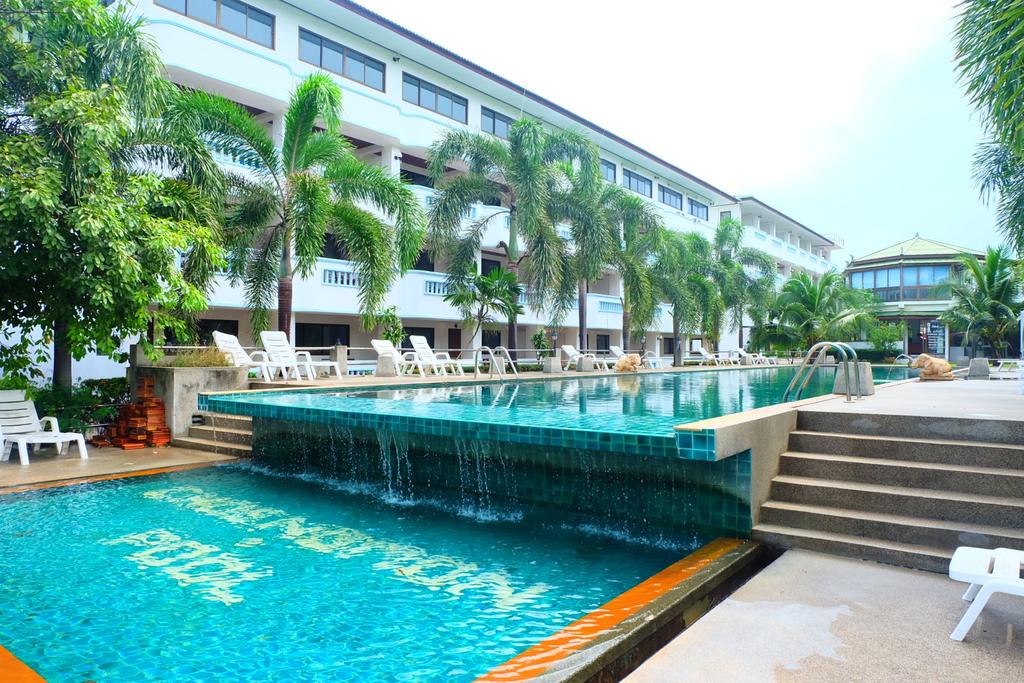 Choeng Mon Beach Hotel