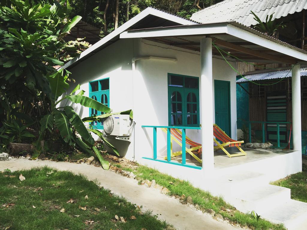 Indie Beach Bungalow