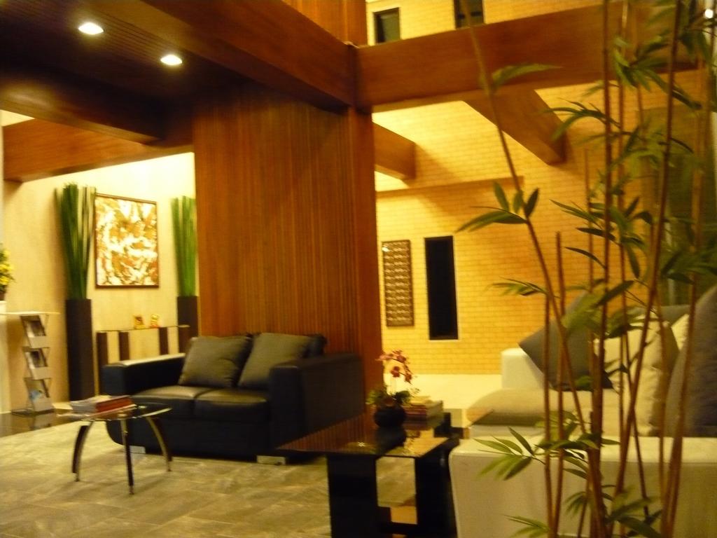 Izen Budget Hotel and Residence