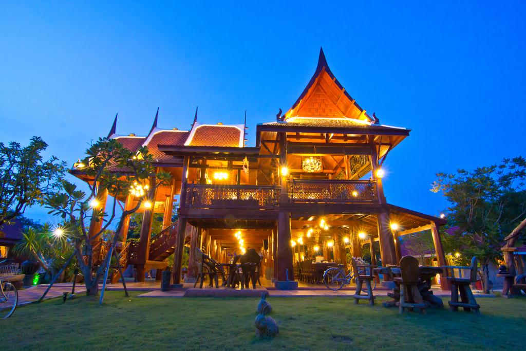 Bueng Bua Thong Resort