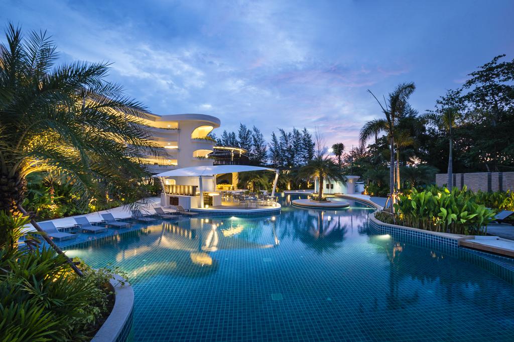 Novotel Phuket Karon Beach Resort And Spa