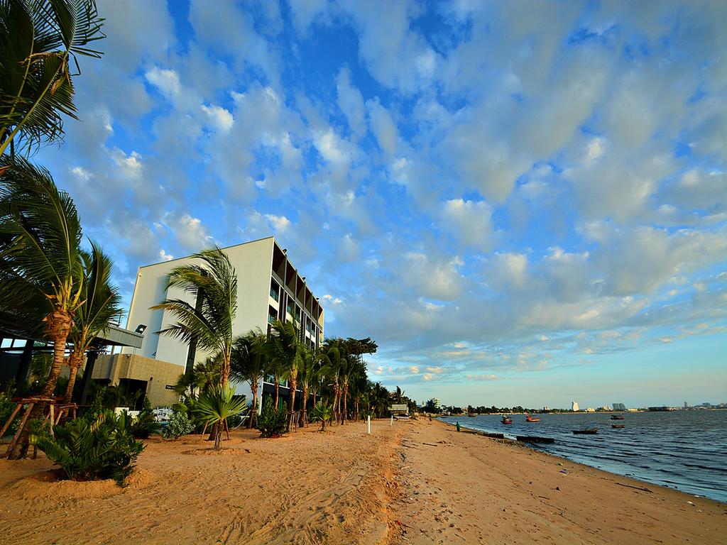 Golden Dragon Beach Pattaya