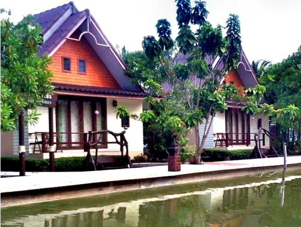 Baan Thai Damnoen Canal House