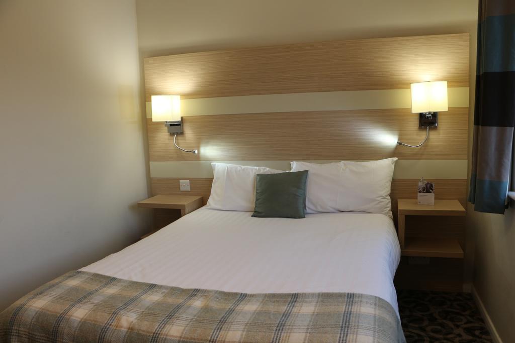 Wyboston Lakes Willows Suite