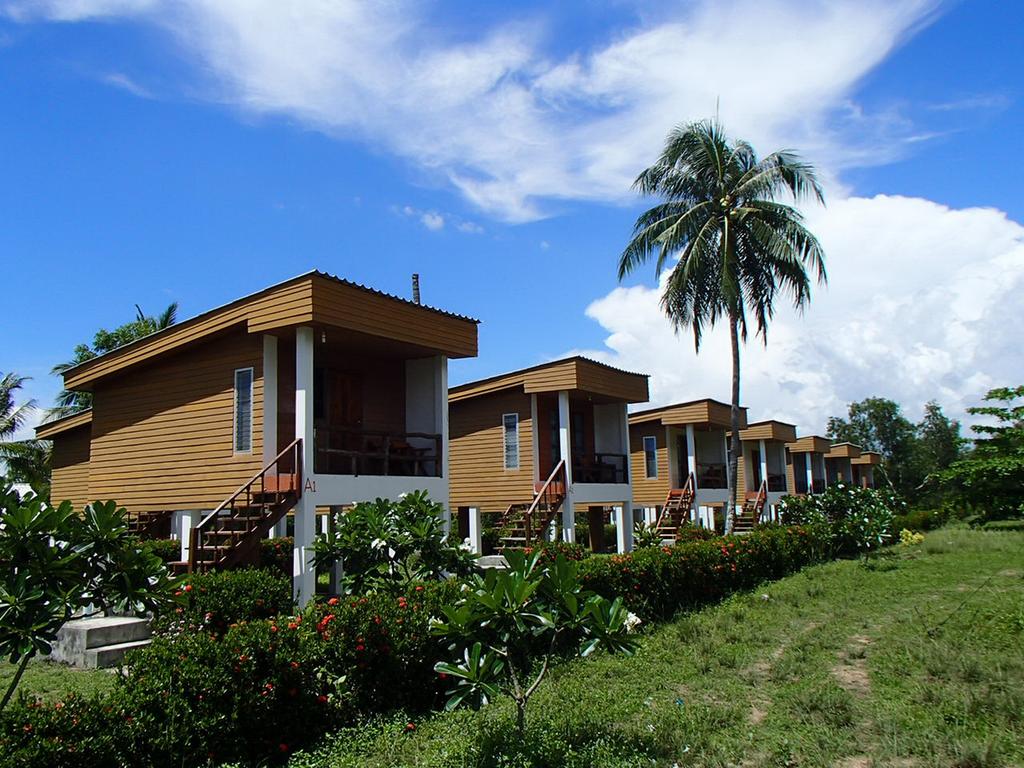 Koh Jum Cliff Beach Resort