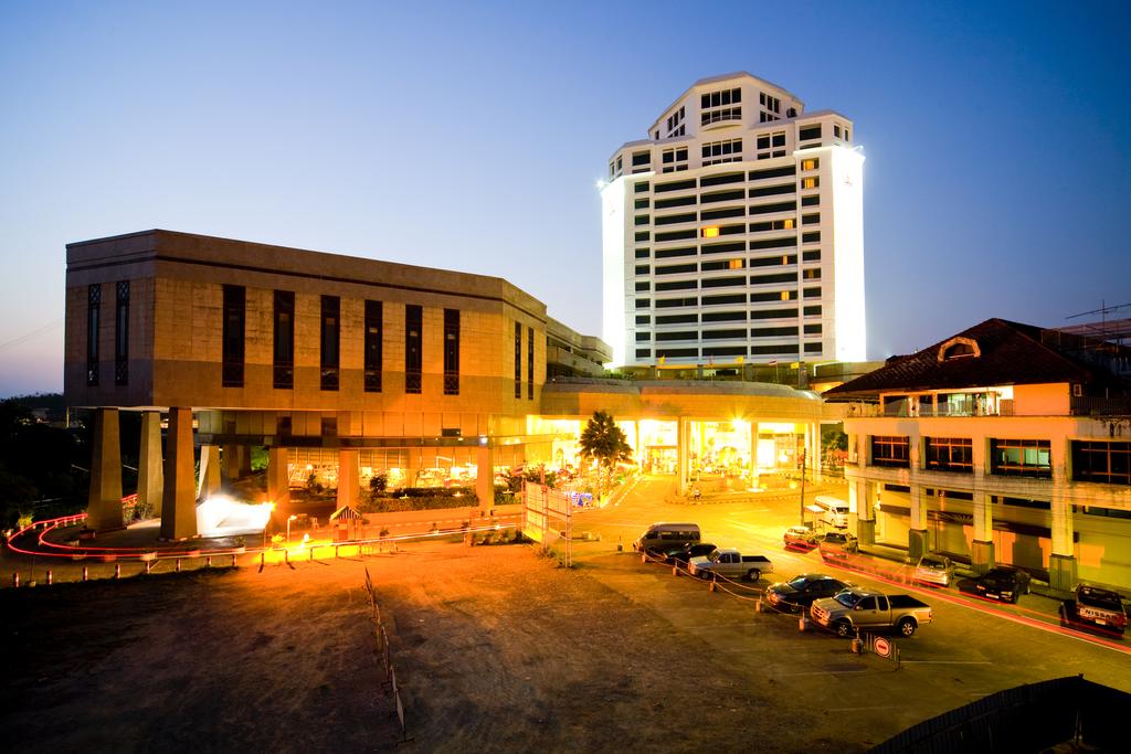 Thumrin Thana Hotel