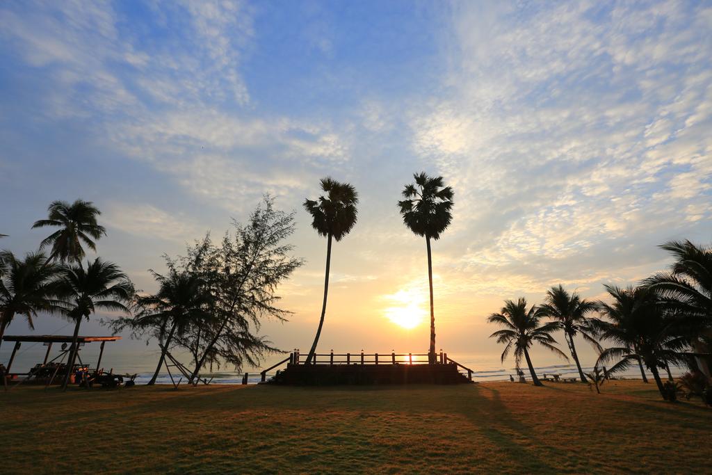 Bansaithong Beach Resort