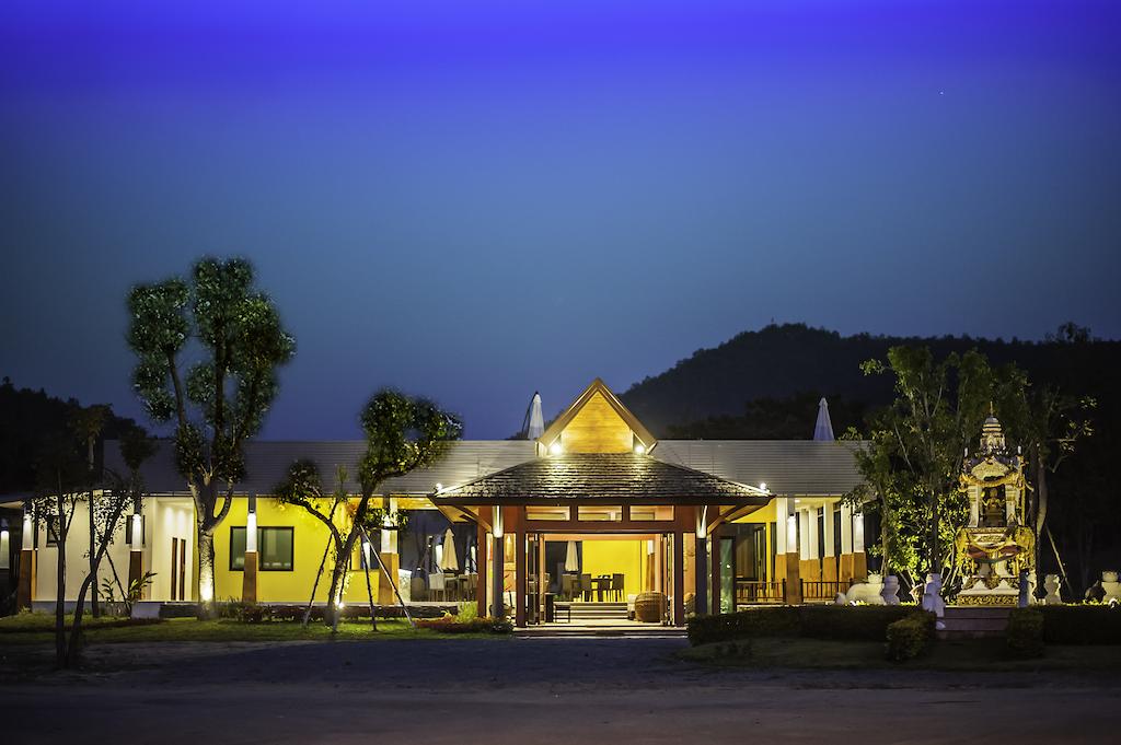 San Kam Phaeng Lake View Resort