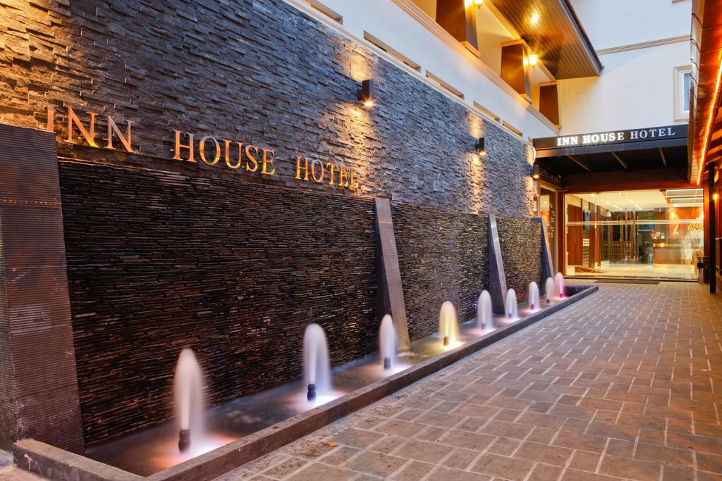 Inn House Hotel