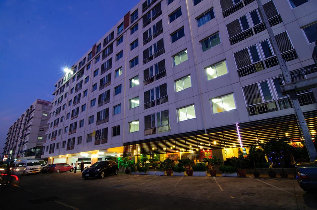 Centric Place Hotel