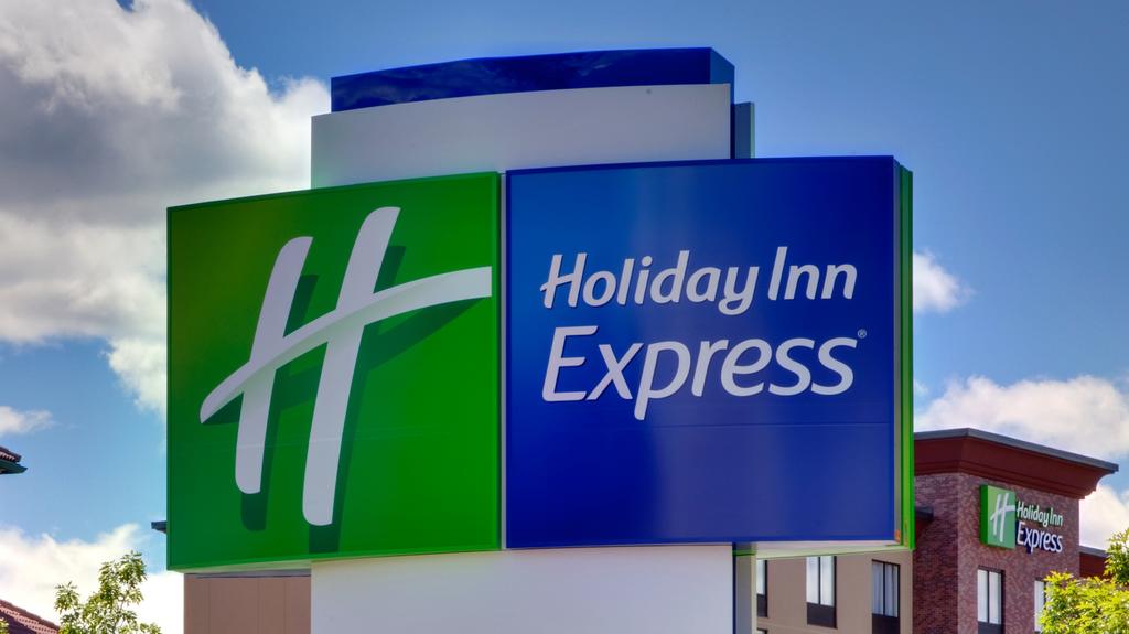 Holiday Inn Exp Stes Nassau