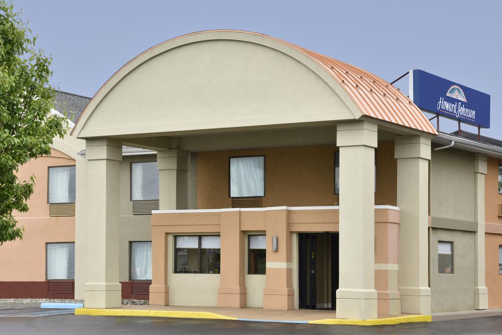 Howard Johnson Inn and Suites Allentown-Dorney