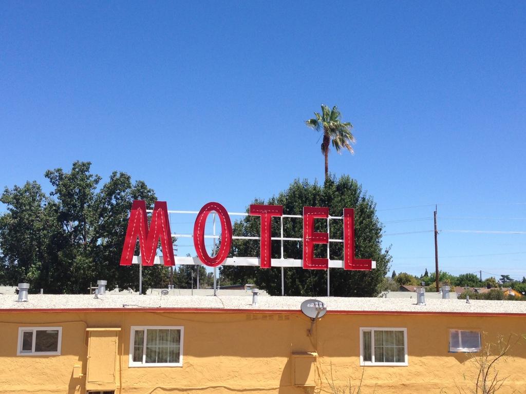 Valley Motel