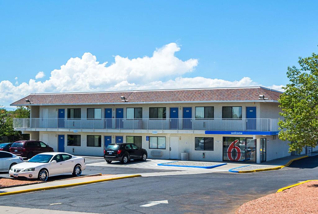 Motel 6 Pueblo - I-25