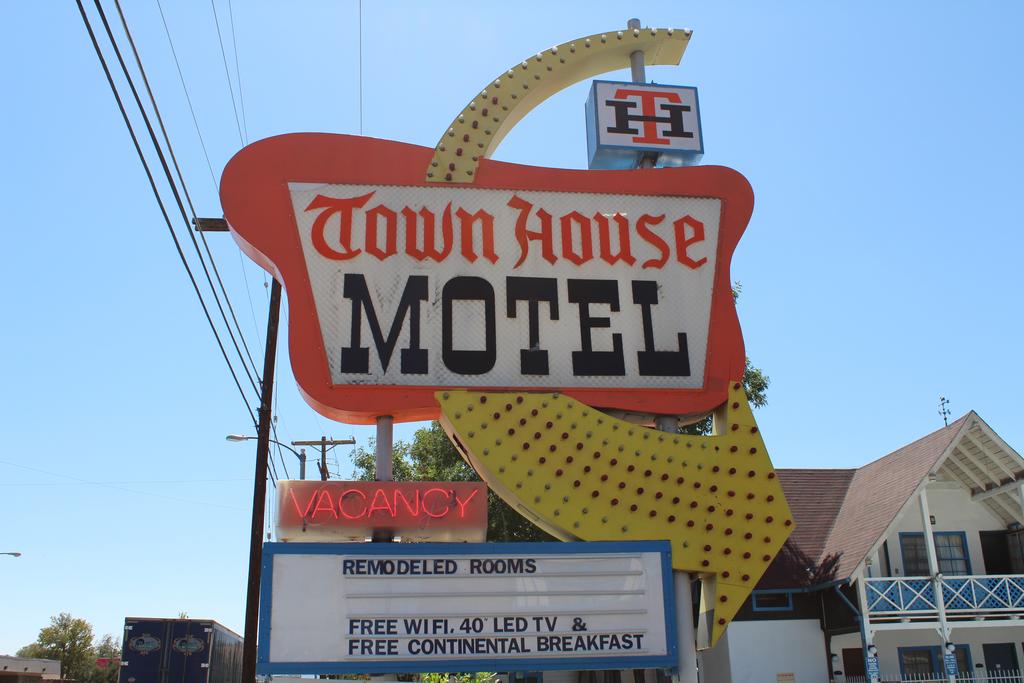 Townhouse Motel