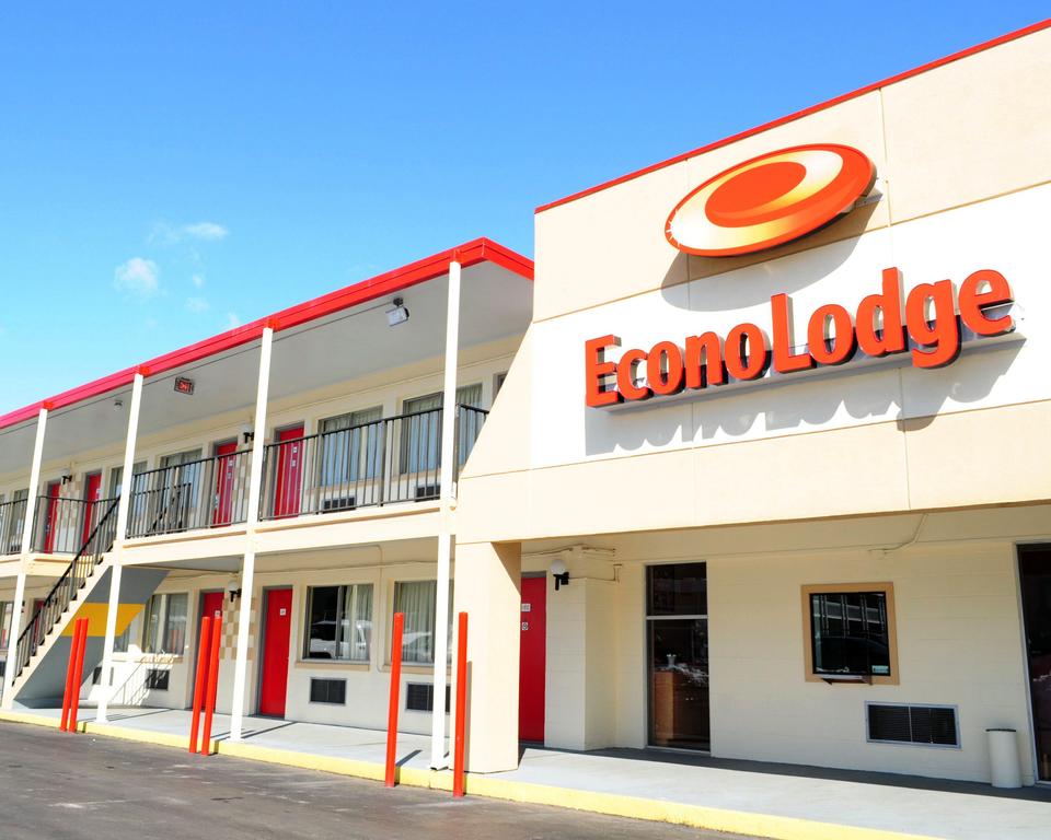 Econo Lodge North