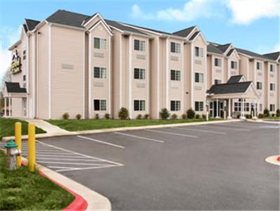 Microtel Inn and Suites by Wyndham Rogers