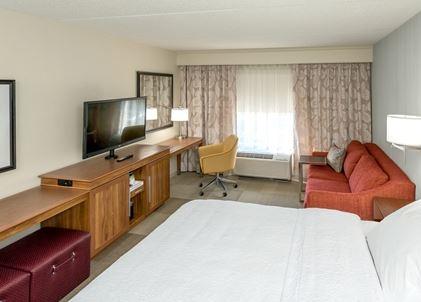 Hampton Inn and Suites Des Moines Urbandale IA