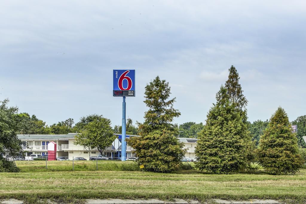 Motel 6 Baton Rouge - Port Allen