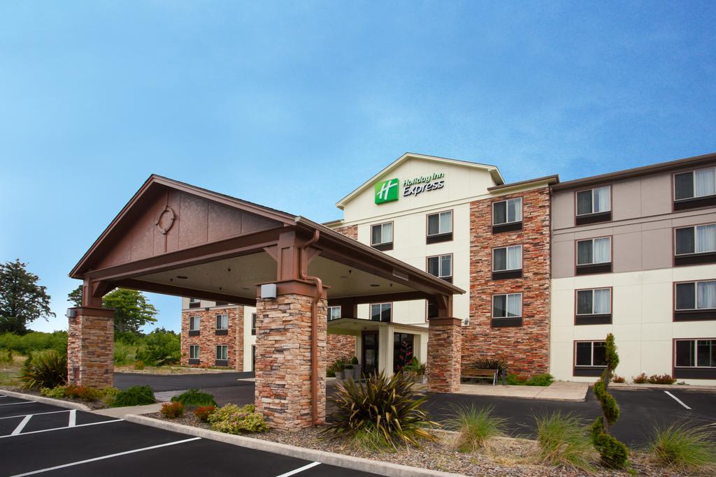 Holiday Inn Express Suites Newport