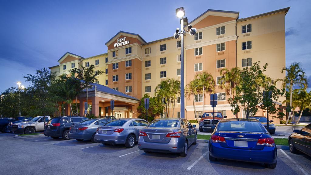 BEST WESTERN PLUS Fort Lauderdale Airport South Inn and Suites