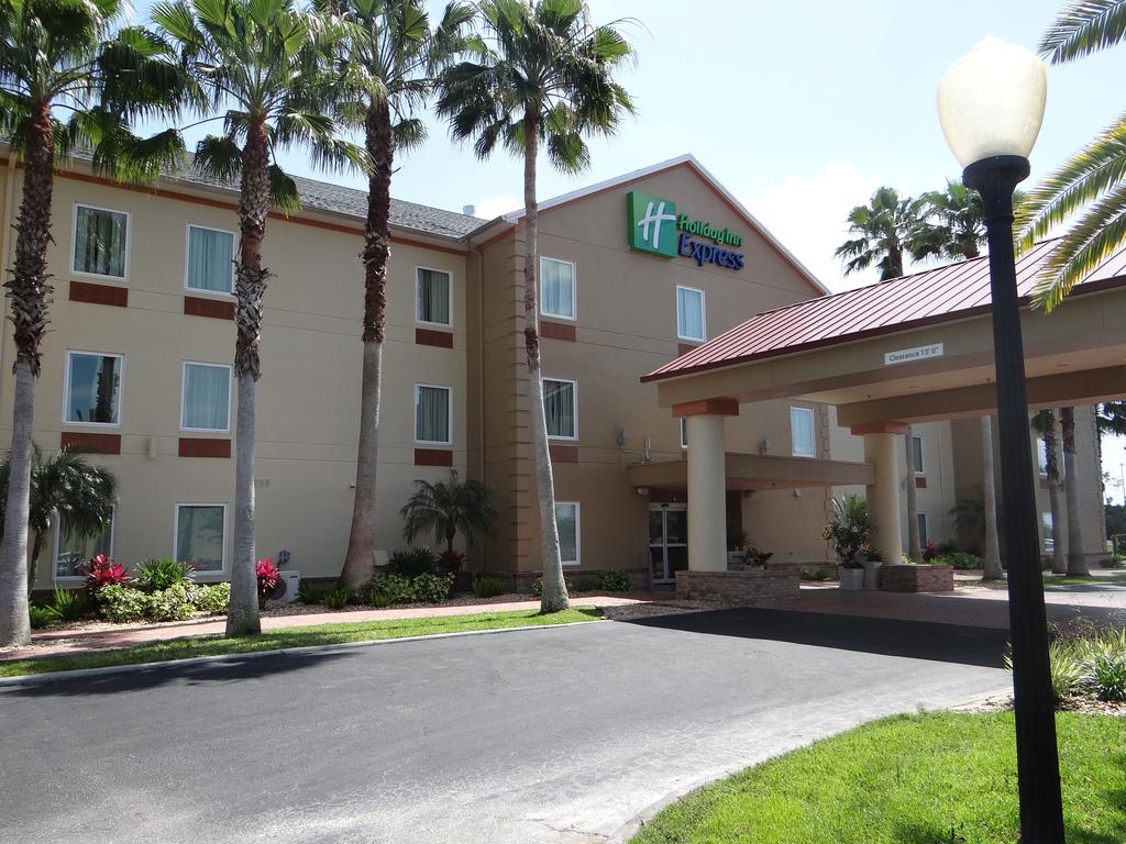 Holiday Day Inn Express and Suites Port Charlotte