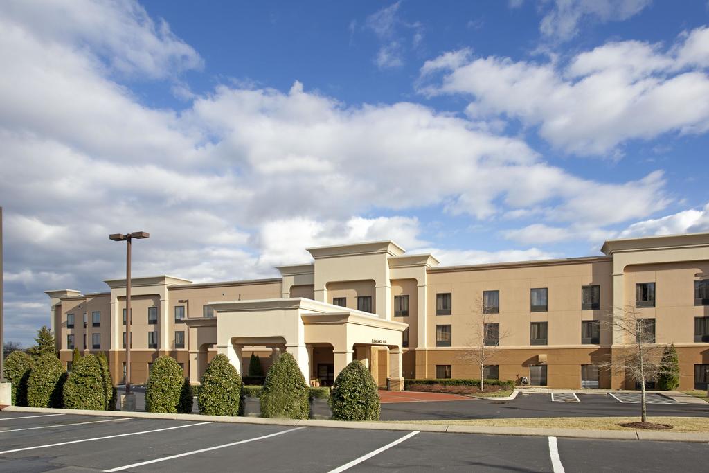 Hampton Inn and Suites Smyrna