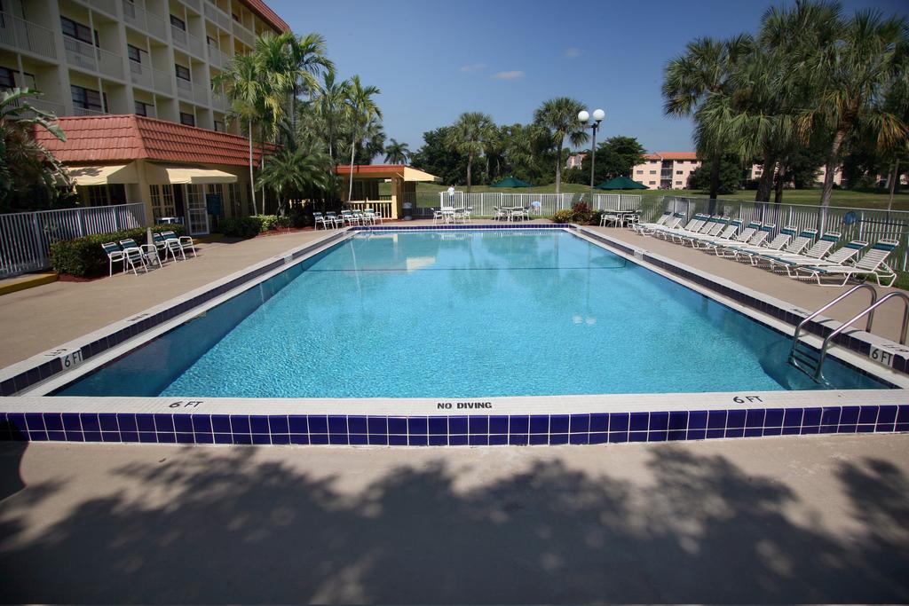 La Quinta Inn and Suites Coral Springs University Dr